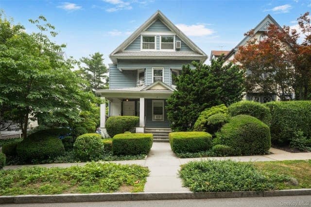 2BR/1BA Charming House in Prime Bronxville Location