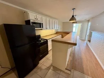 Spacious 3 Bedroom apt with extra rooms two levels near MU Campus