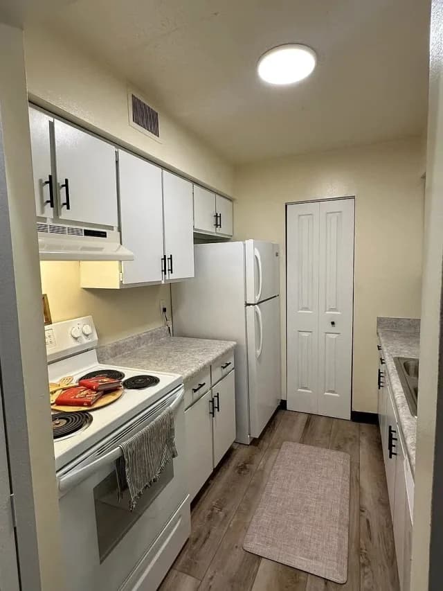 Beautiful 2BR/2BA Apartment for Rent in Akron