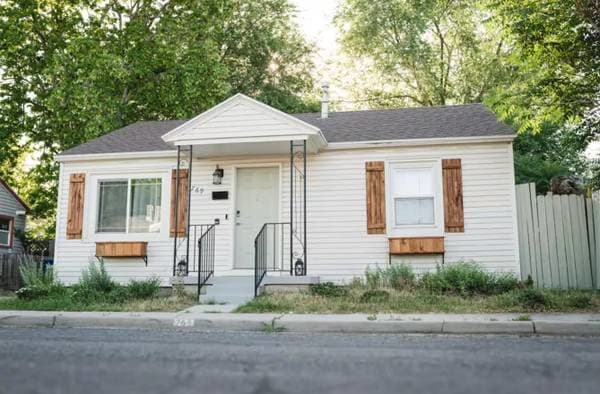 Remodeled Fully-Furnished 2BD/1BA Cottage in Central Salt Lake City