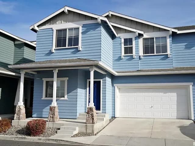 Spacious 1 Bedroom Townhouse Available – Reno
