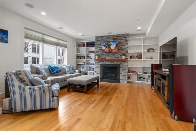 Beautiful 2BR/2BA Condo for Rent in Desirable South Boston