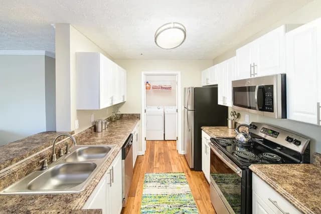Beautiful Sandy Springs Apartment