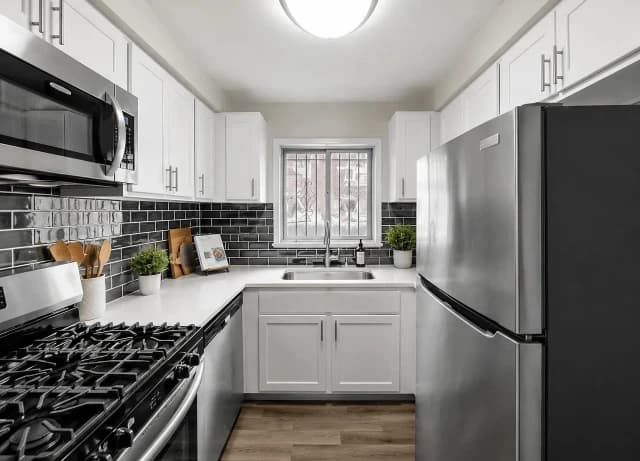 Beautiful & Comfortable Home for Rent in Oak Park, Michigan