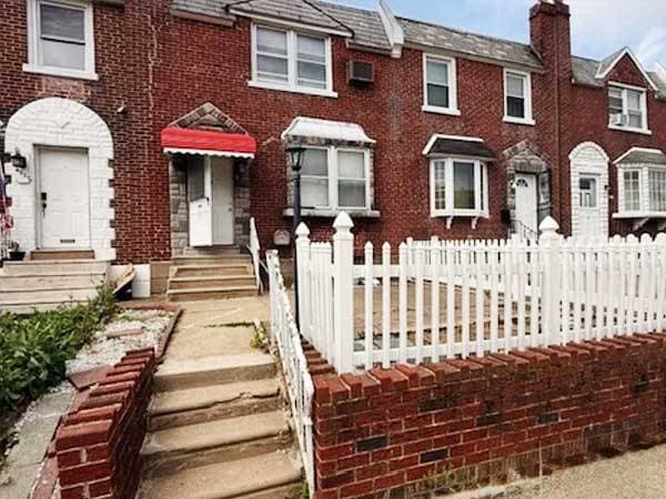Nice and spacious townhome in Mayfair area of Northeast Philadelphia