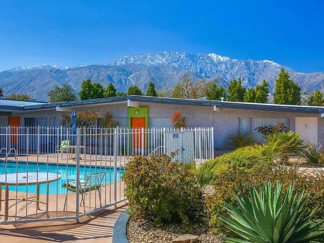 Racquet Club Rd, APT 5, Palm Springs, CA 92262