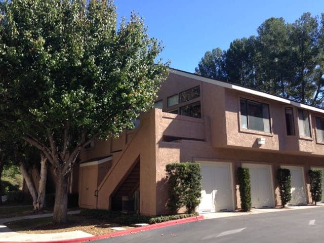Beautiful Upper End Unit Condo in Orange