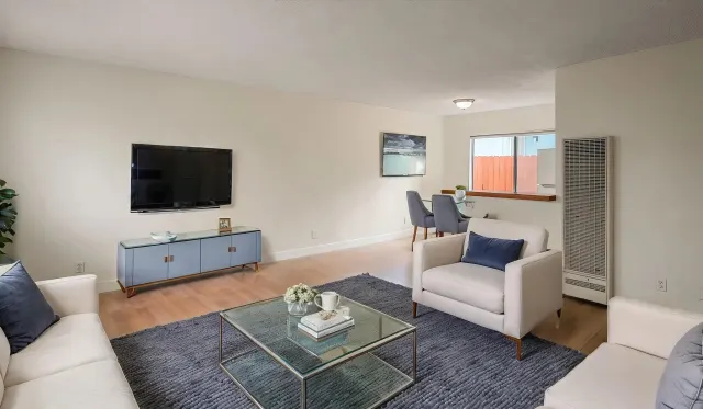 Spacious townhouse style apartment in Santa Monica