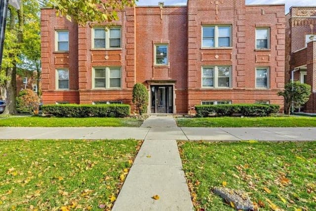 5805 S Whipple St, Chicago, IL